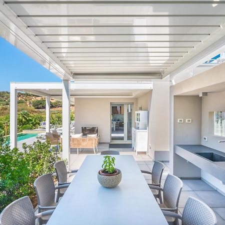 Villa Kosmos - Piscina E Giardino - VillaСимиус Экстерьер фото
